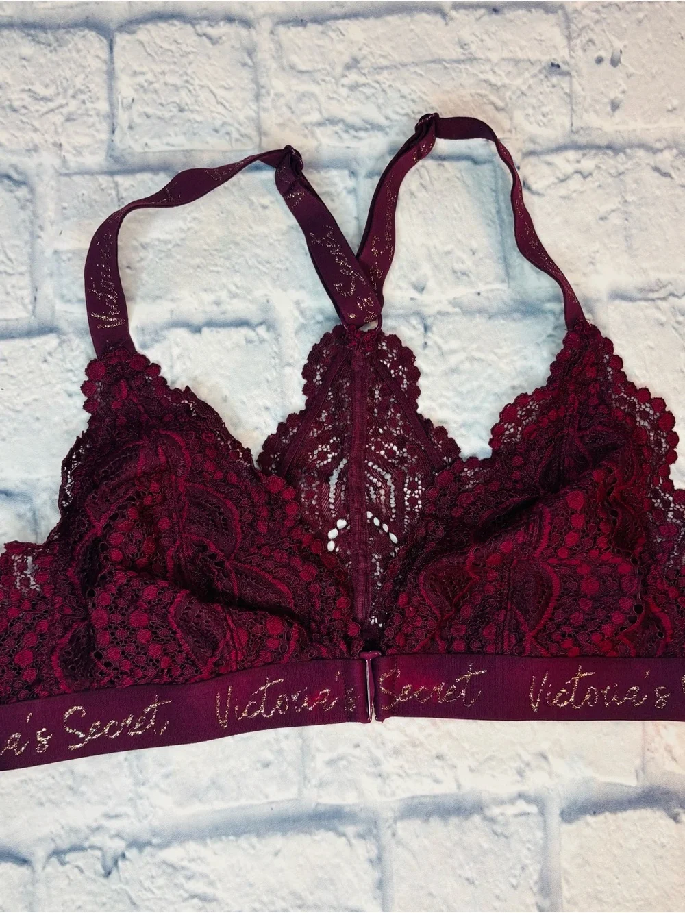Victoria’s Secret Maroon Front Clasping Lace Bralette Size Medium - Picture 2 of 4